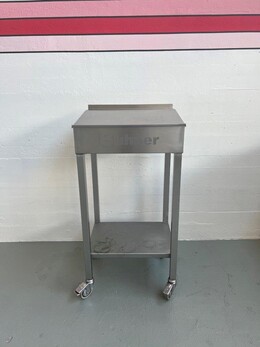 Stehpult fahrbar
