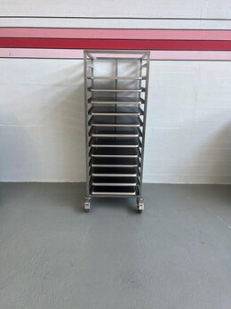 Thekenabräumwagen